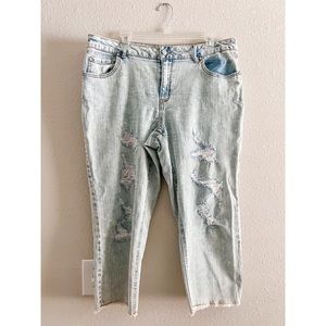 Women’s size 14 mid-rise distressed crops by Cato
